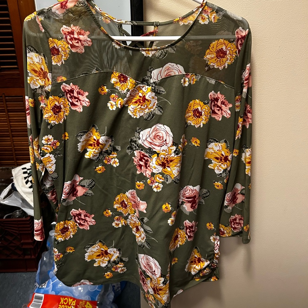 Large Green and floral blouse